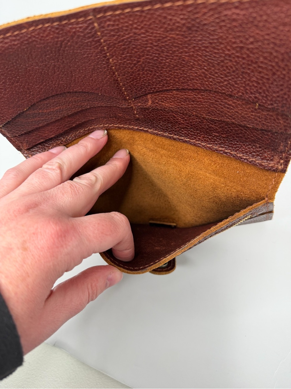 Portland Leather Goods Womens Bifold Wallet Pebbled Leather Brown Distressed - Picture 4 of 6